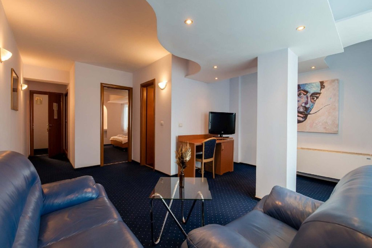 HOTEL EXCELSIOR.
