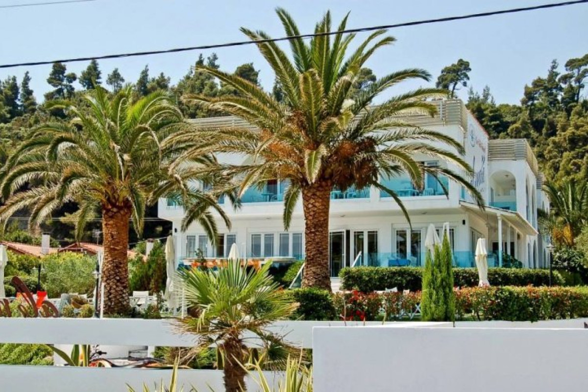 Iraklis Apartments  Keys
