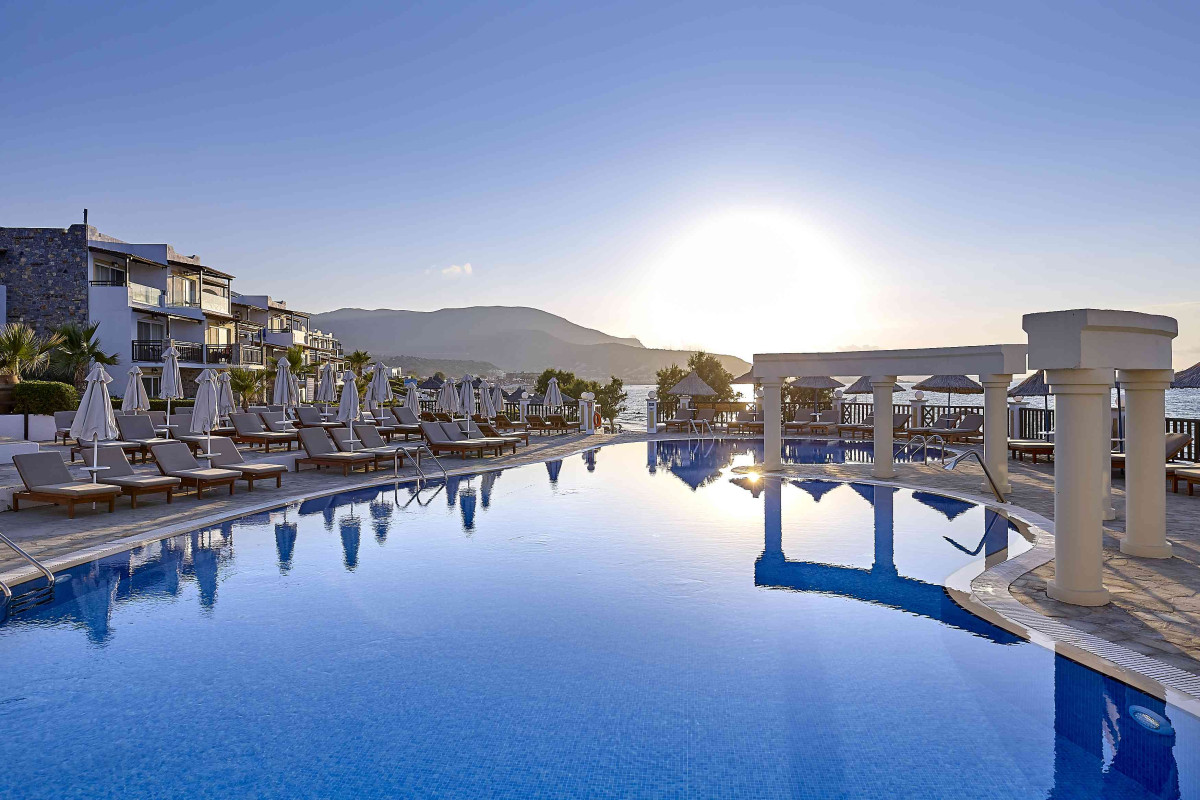 ALEXANDER BEACH HOTEL and VILLAGE