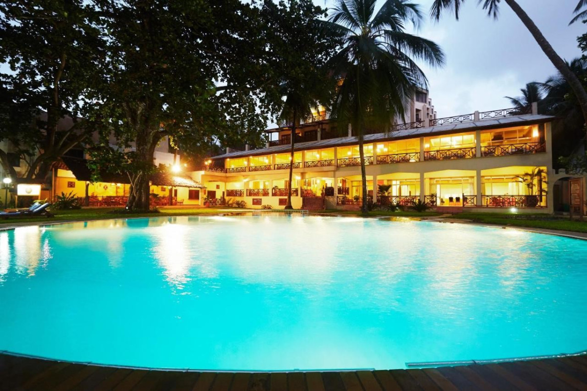 Neptune Beach Resort and Safari Tsavo Explorer RO