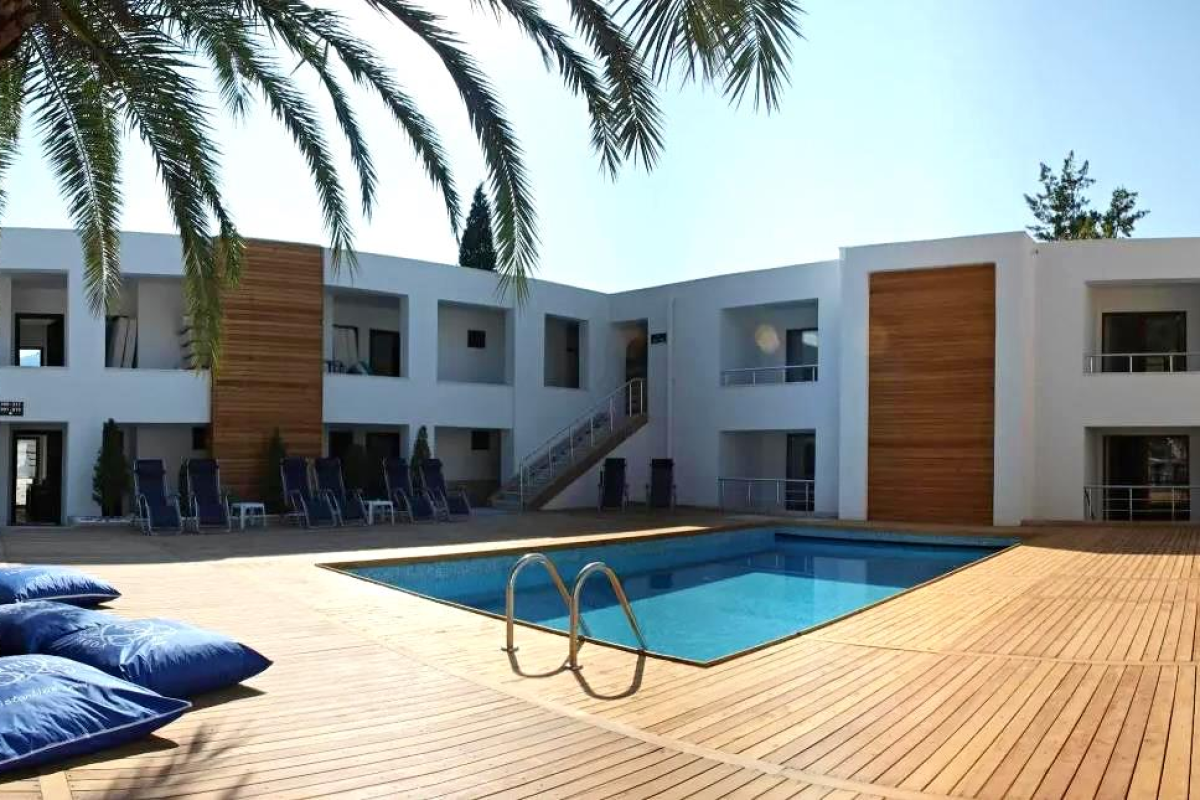 CLUB MUNAMAR BEACH RESORT