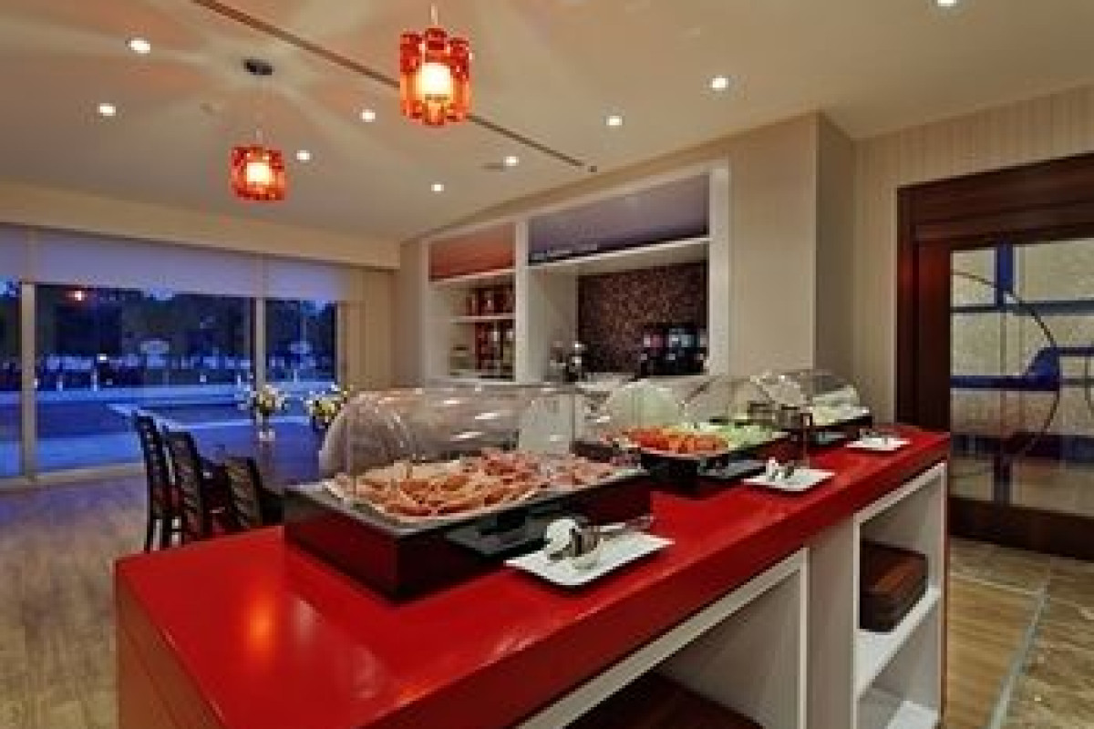 HAMPTON BY HILTON