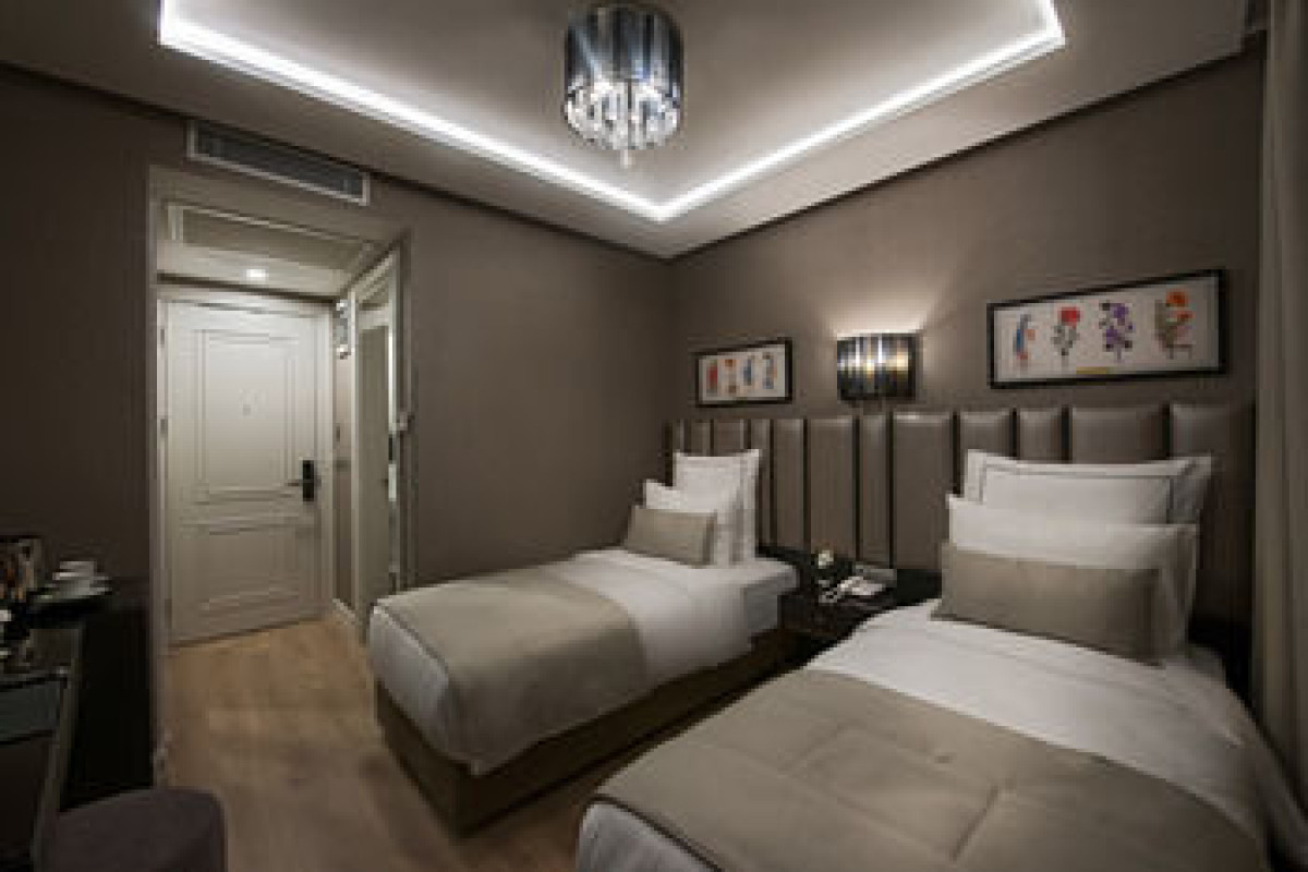 LE PETIT PALACE HOTEL
