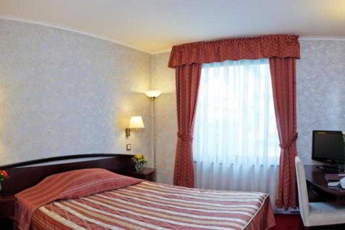 HOTEL CAPITOL