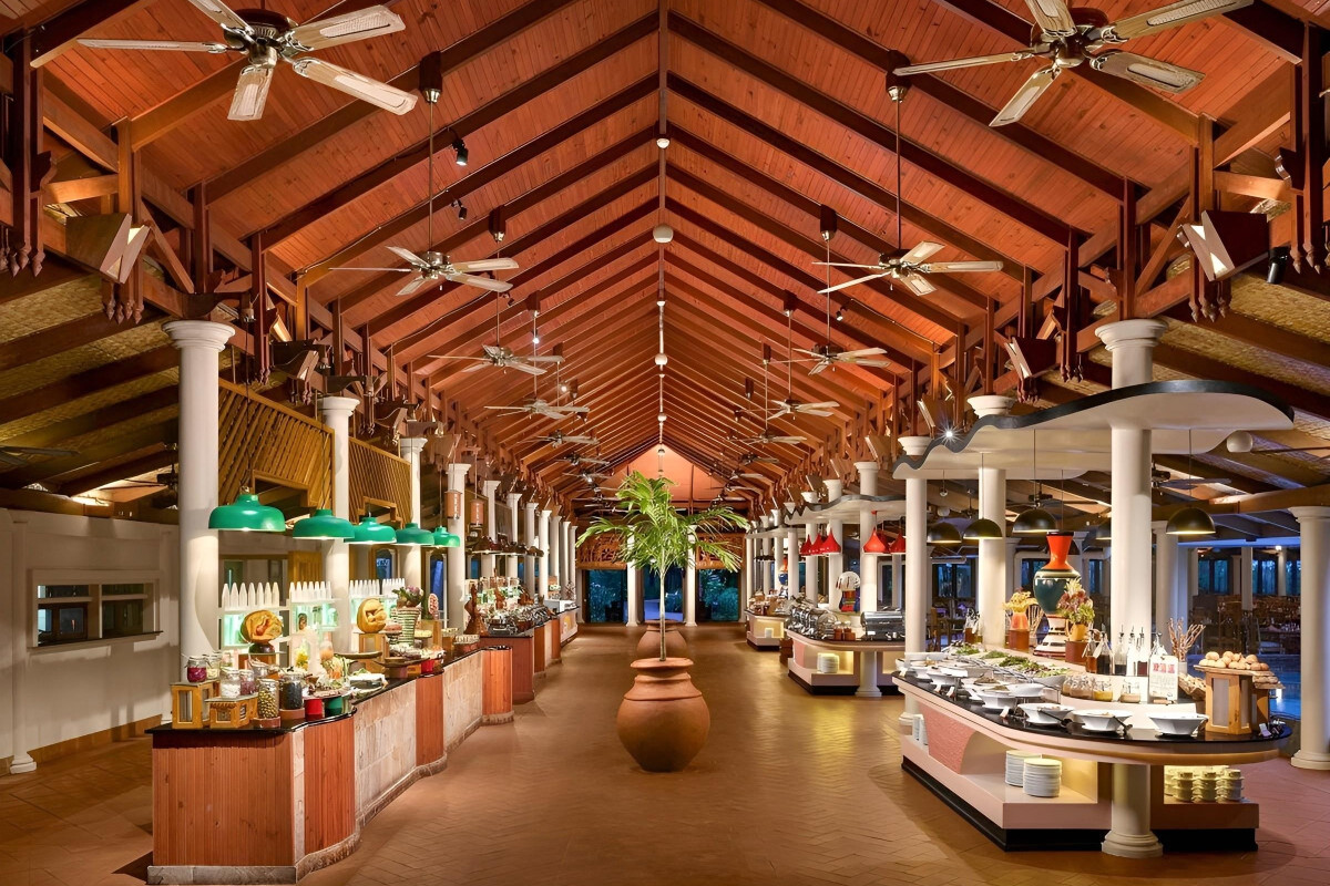Royal Island Resort & Spa