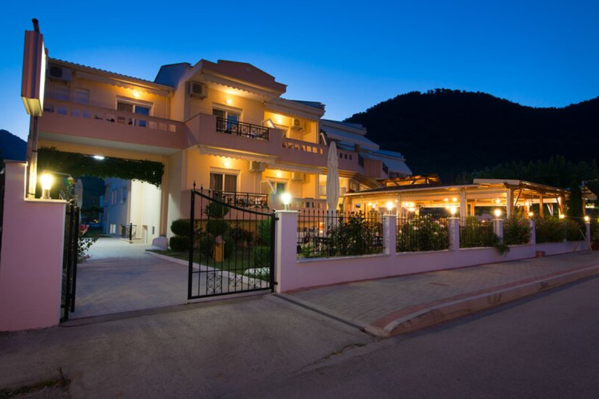NIKOLAS STUDIOS