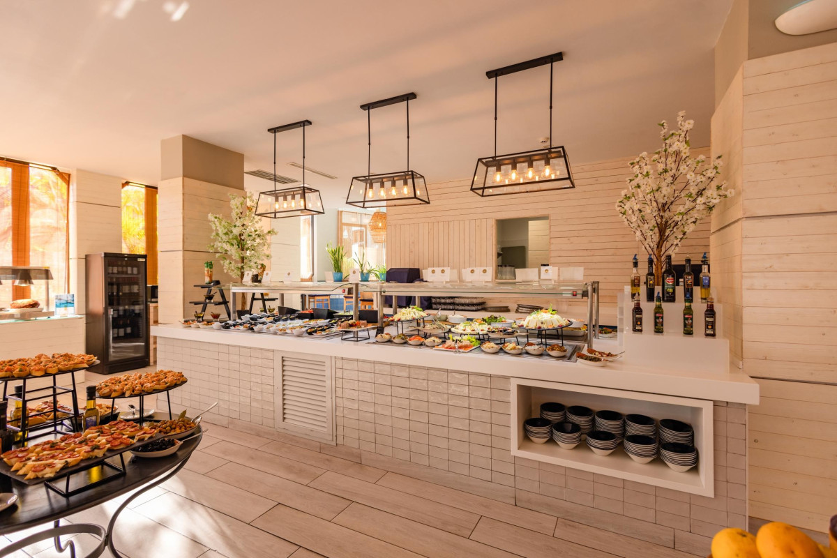 Corallium Beach by Lopesan Hotels