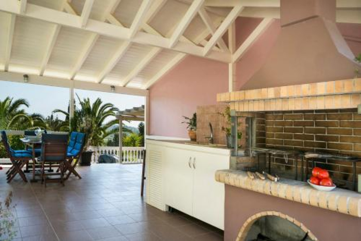 VILLA ATHINAIS