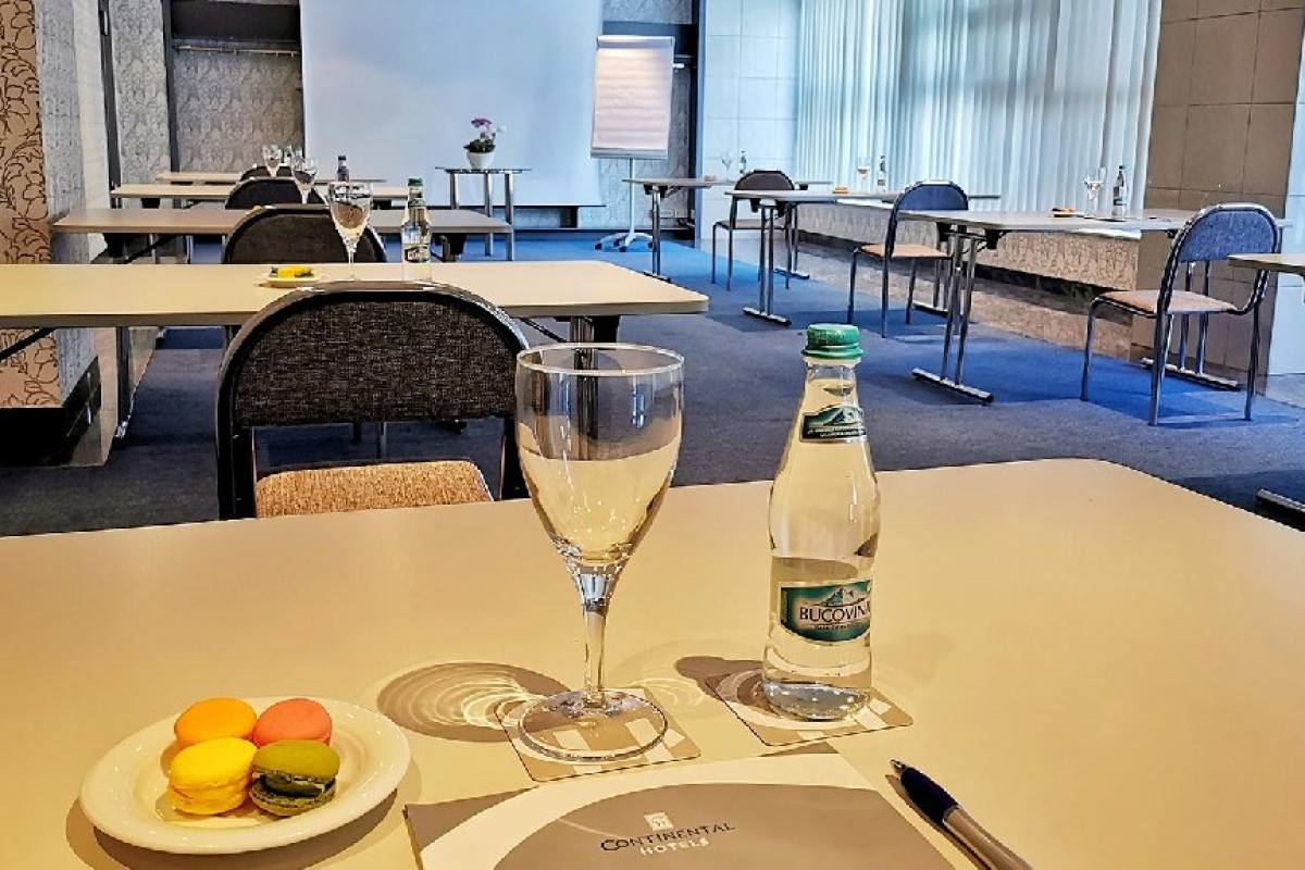 HOTEL CONTINENTAL FORUM.