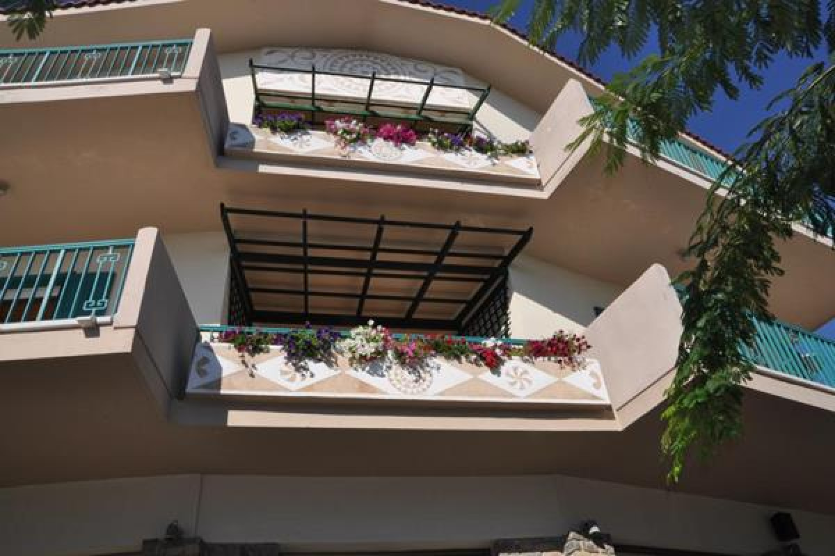 Kyveli Apartments (Vrodathos)