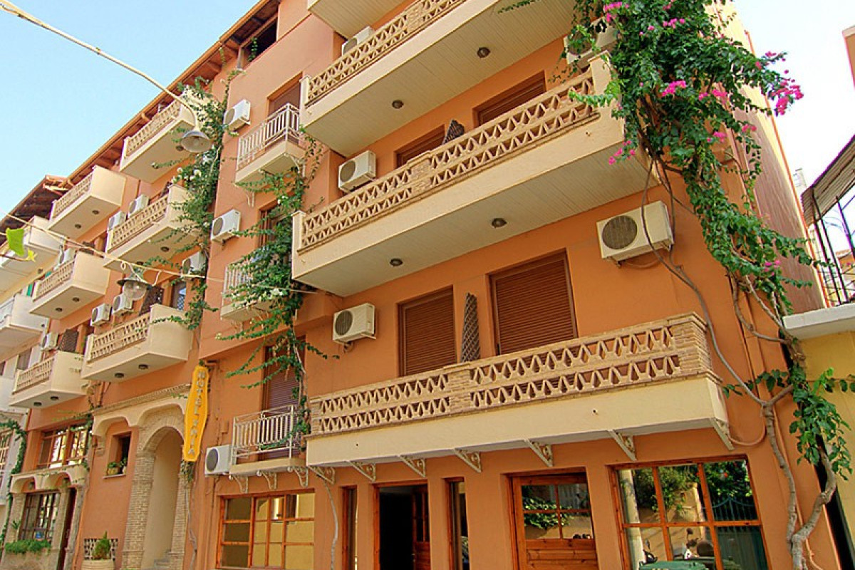 YRIA - ZANTE TOWN