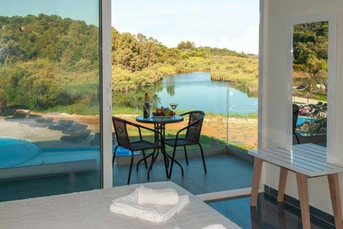 Ninos Laguna Holiday Resort