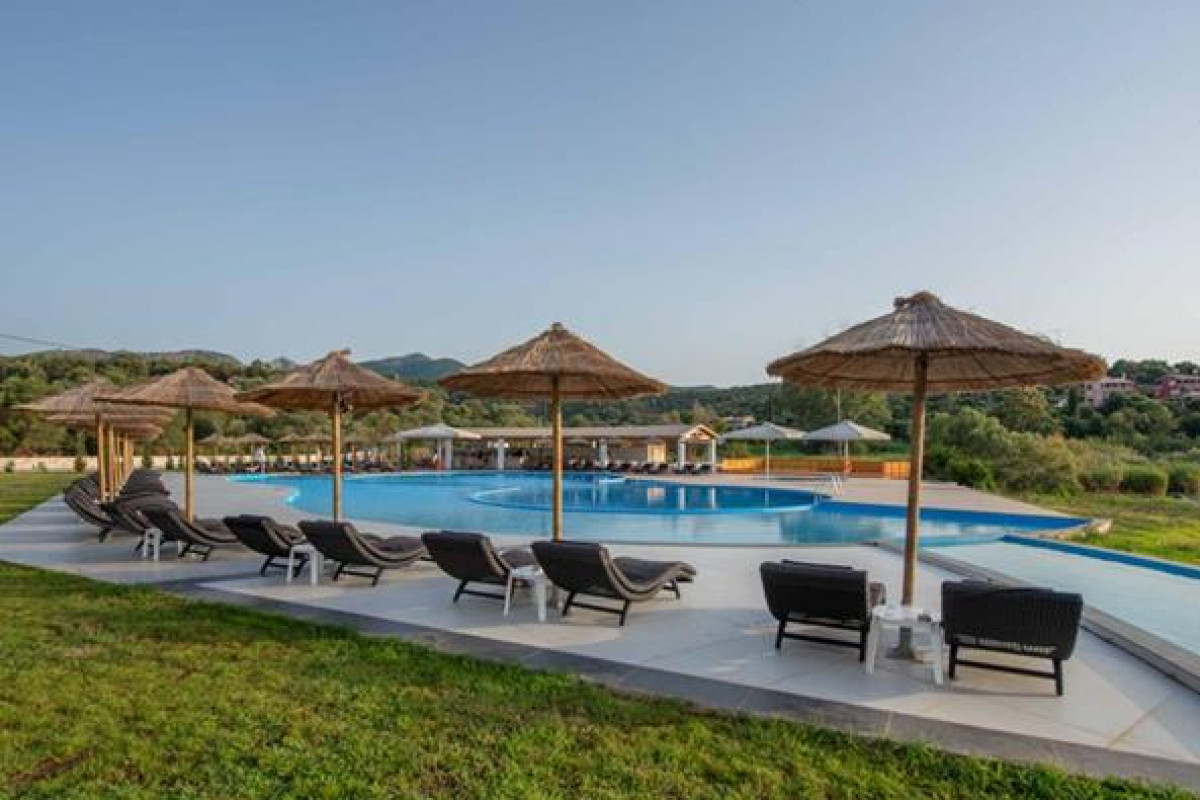 Ninos Laguna Holiday Resort