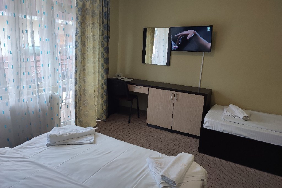 HOTEL IRI.