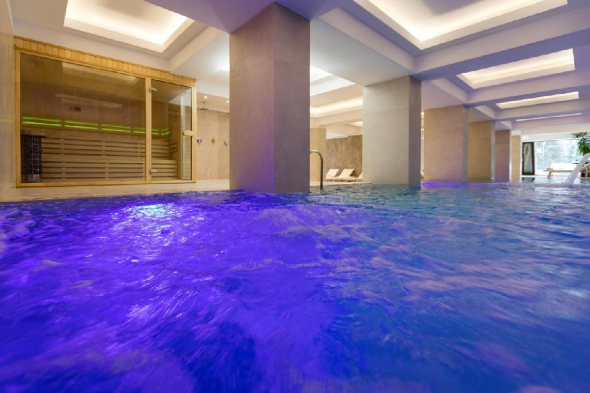 HOTEL PESTERA. - Moroeni - Parcul Natural Bucegi - Cota 1610