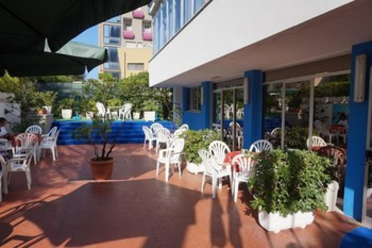HOTEL CARAVAN