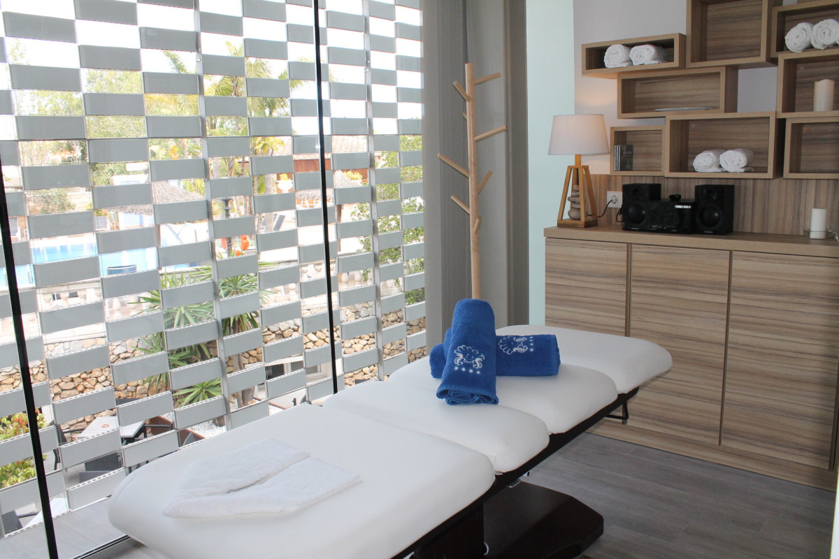 Bahia de Alcudia Hotel  Spa