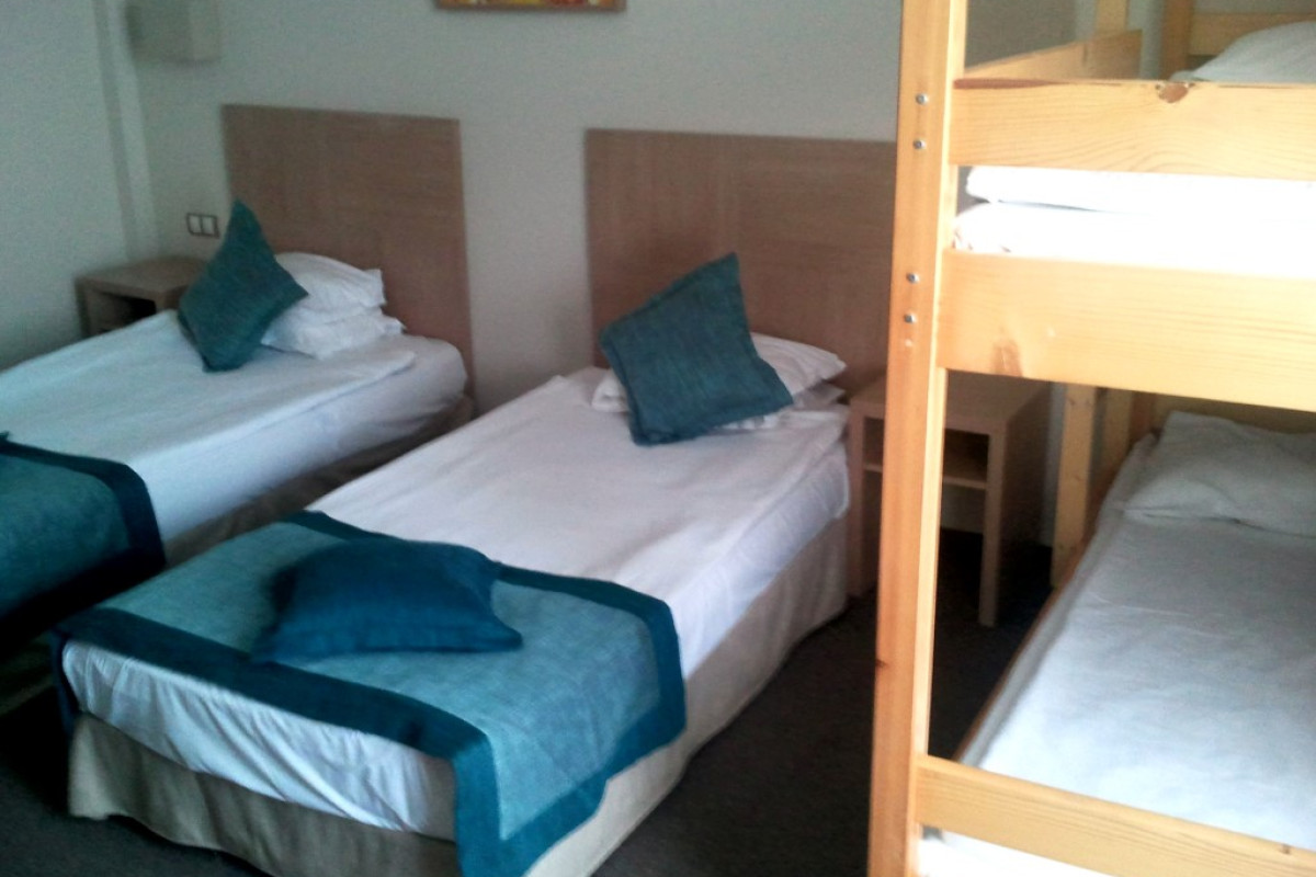 Azalia (St.Constantin:E) 4*