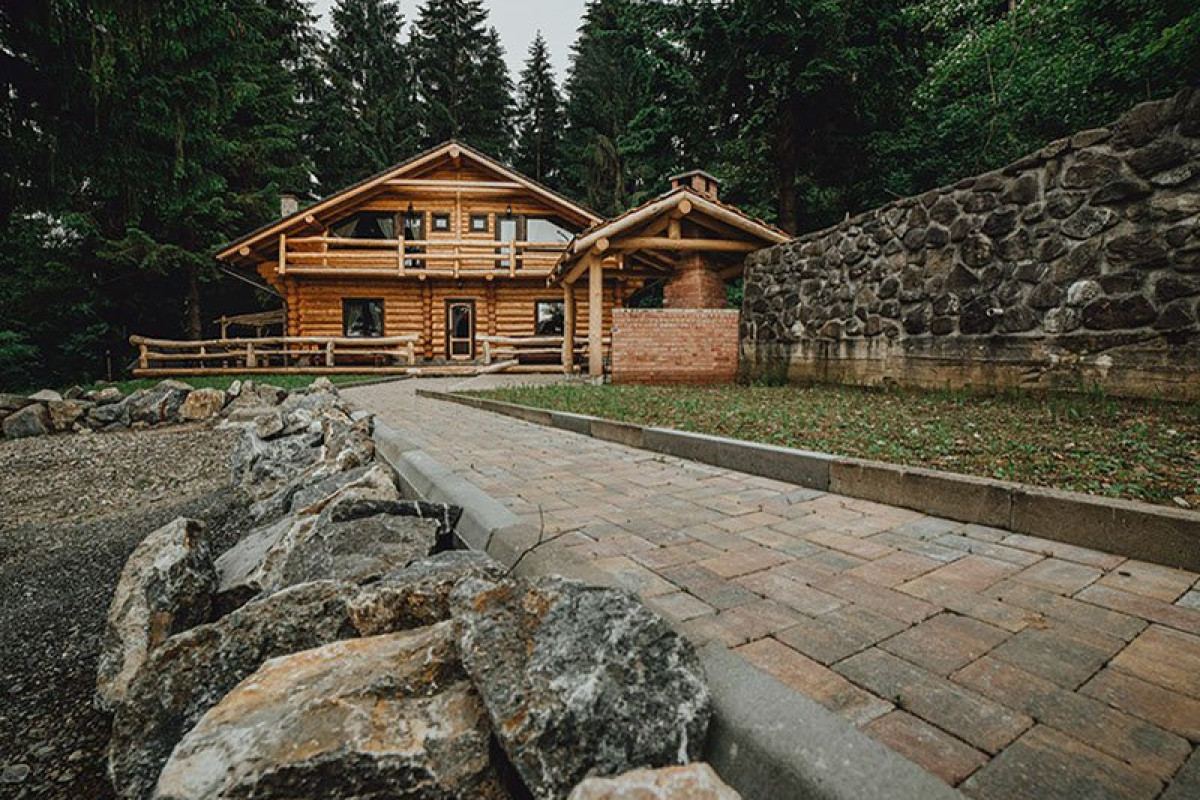 Q CHALET.