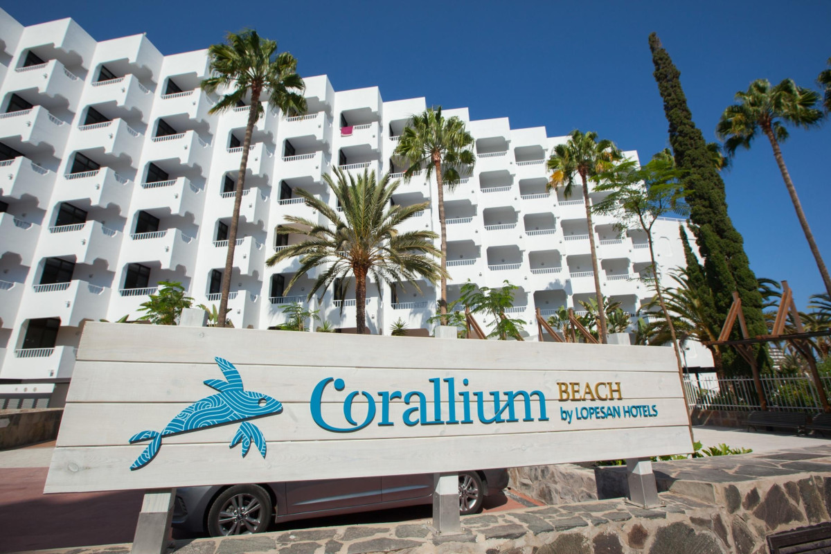 Corallium Beach by Lopesan Hotels