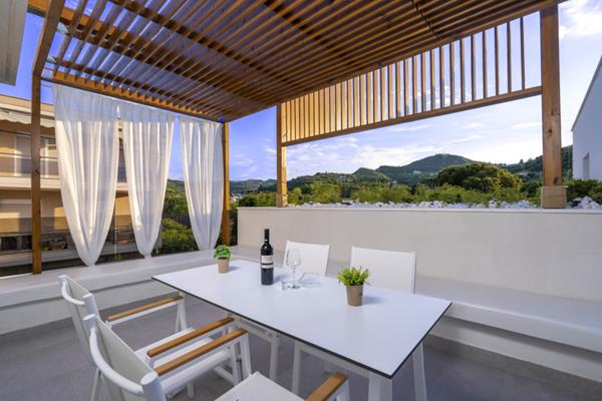 Mirablue Luxury Residences