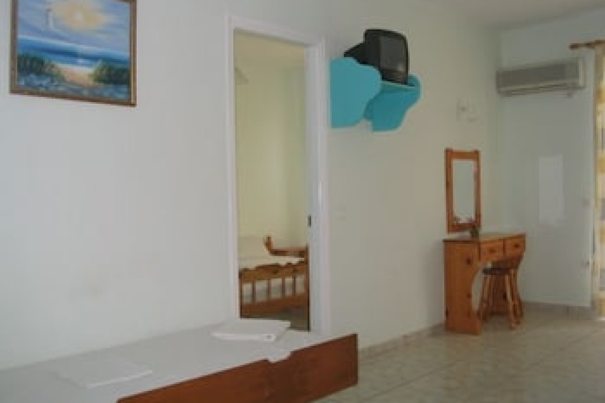 VOSSOS HOTEL APARTMENTS