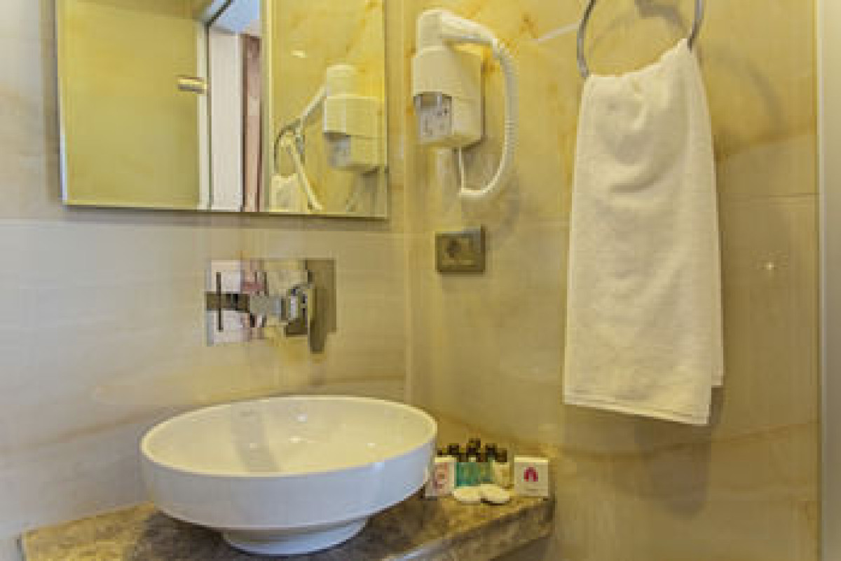 GRAND NAKI HOTEL
