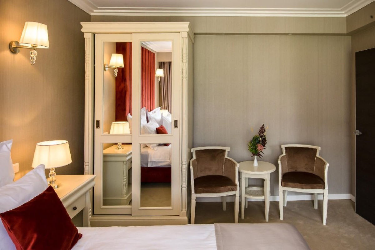 HOTEL CARPAT INN.