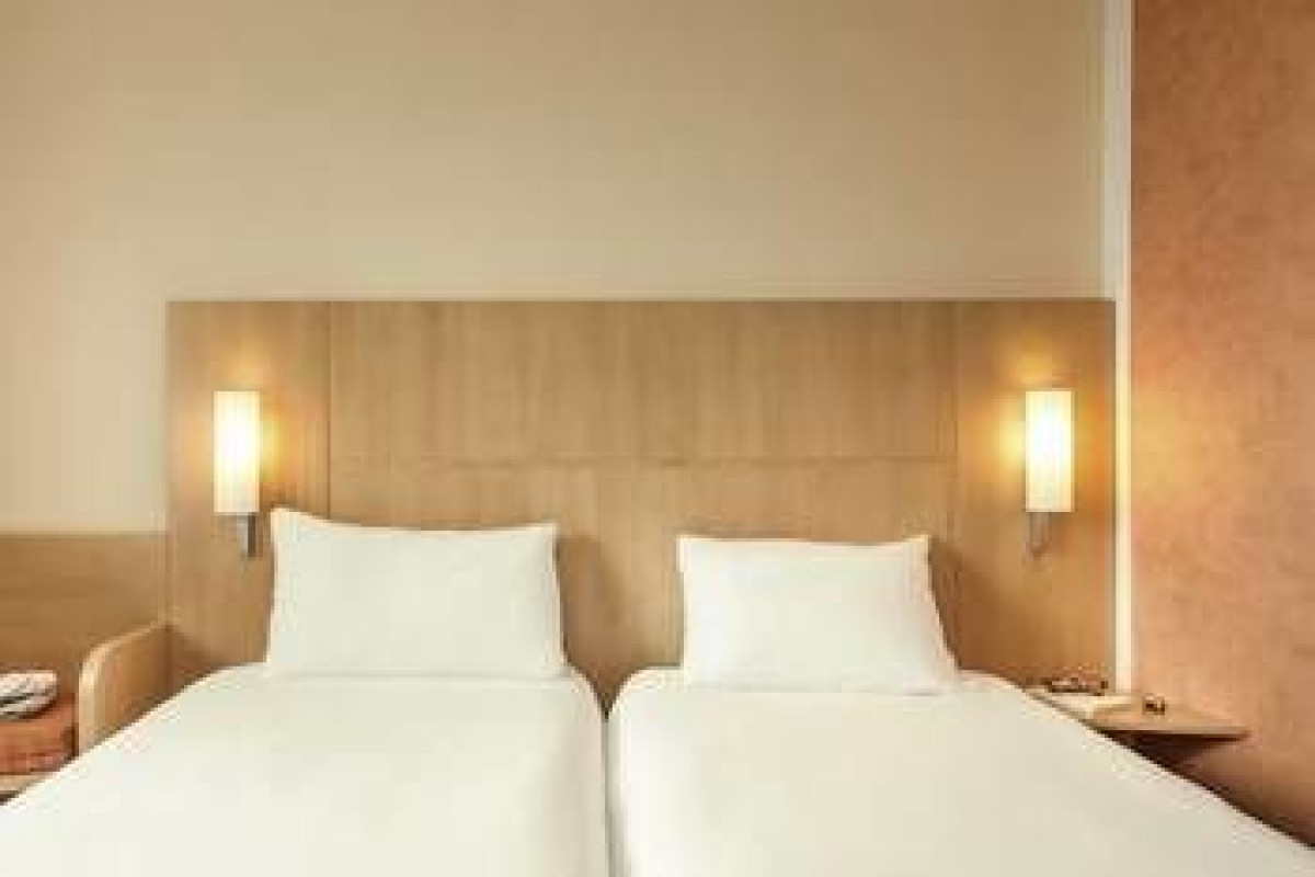 IBIS PARIS 17 CLICHY-BATIGNOLLES