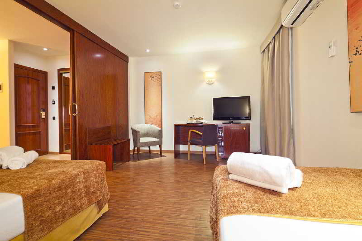 Acta Splendid