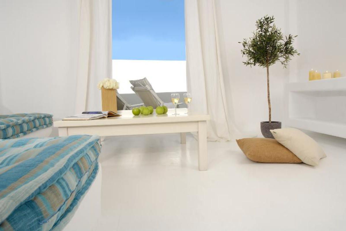 Kapetan Tasos Suites