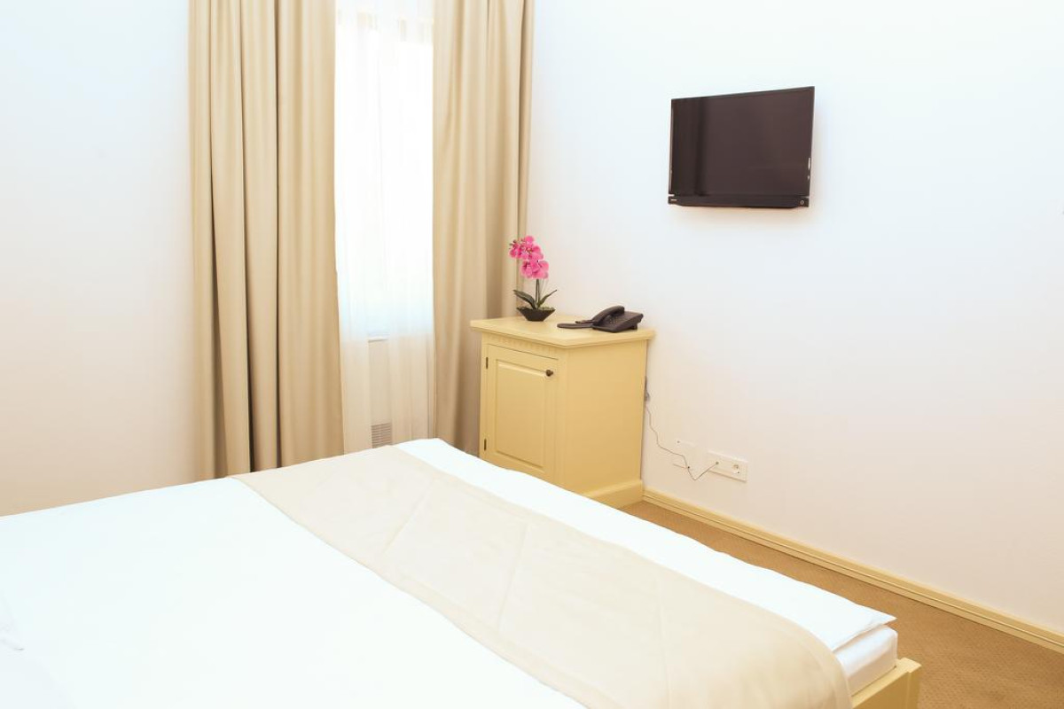 HOTEL BOHEMIA