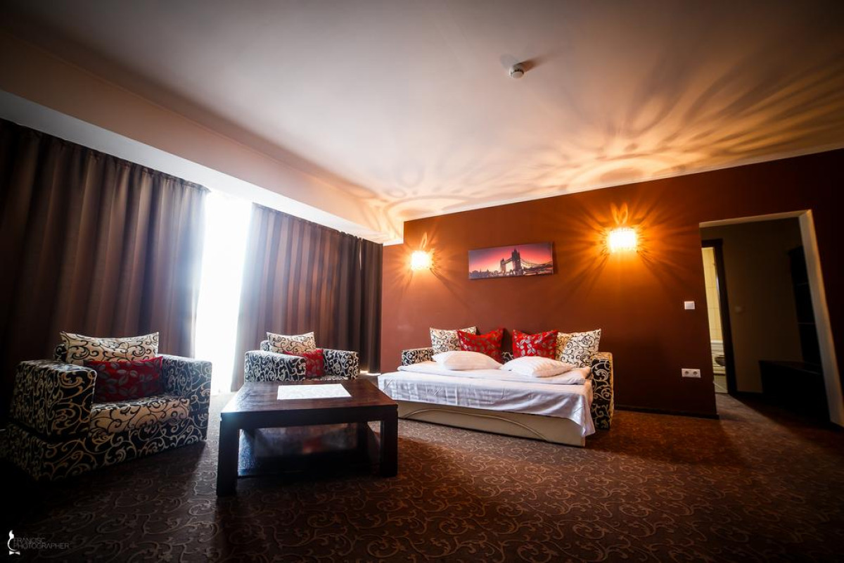 HOTEL OZANA