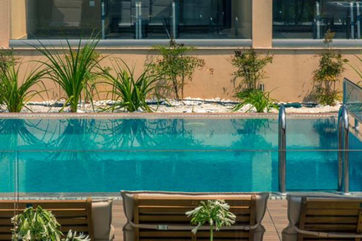 Notos Deluxe Suites