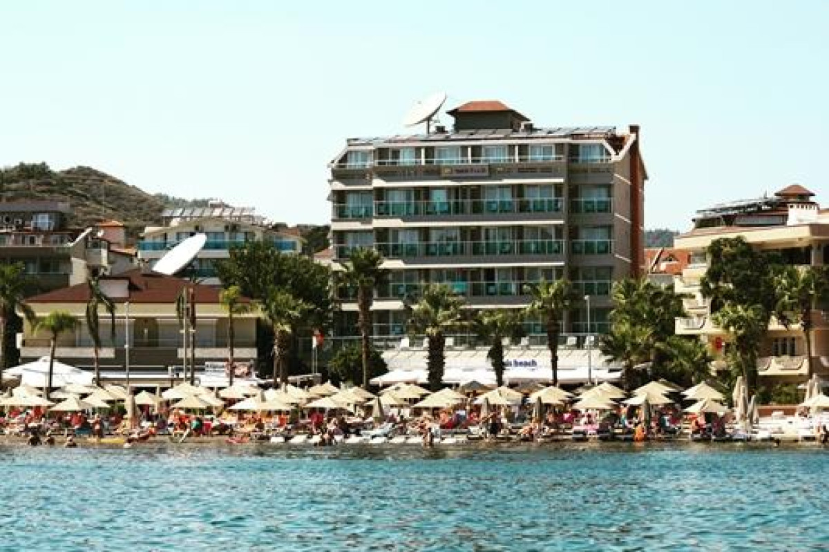 MARIS BEACH