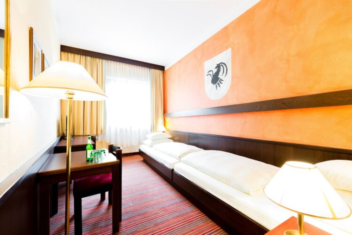 HOTEL SCHROFENSTEIN