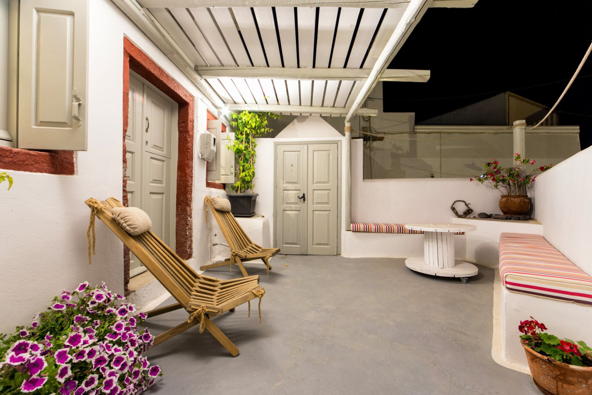 Kampanario Villa Santorini