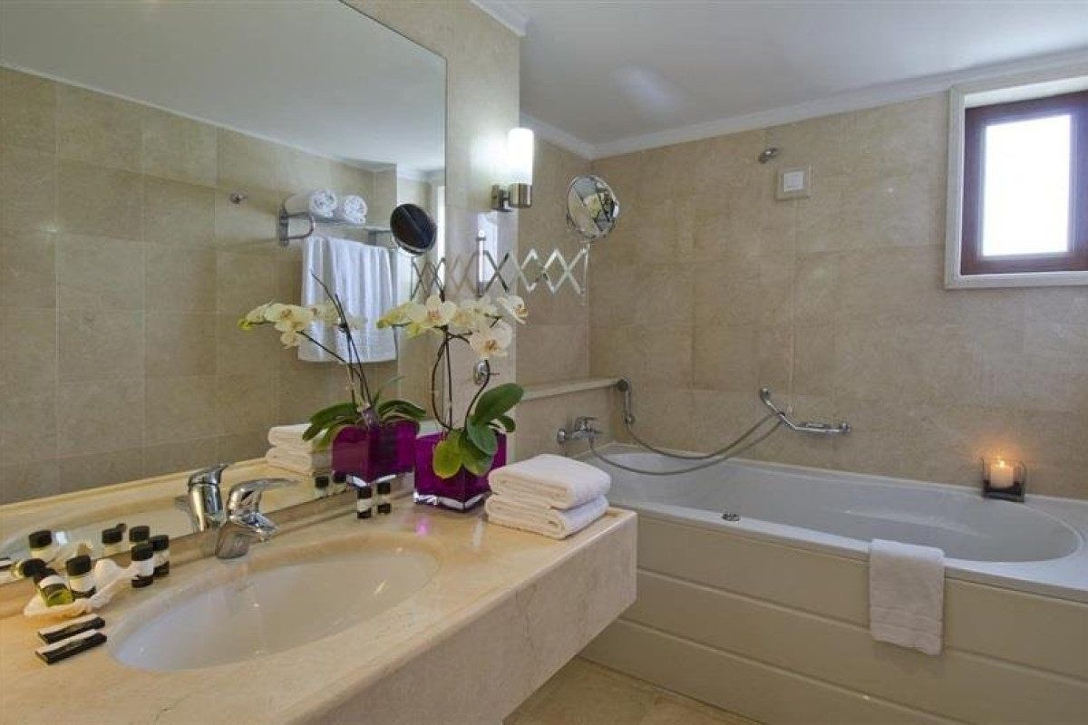 Asterion Suites and SPA