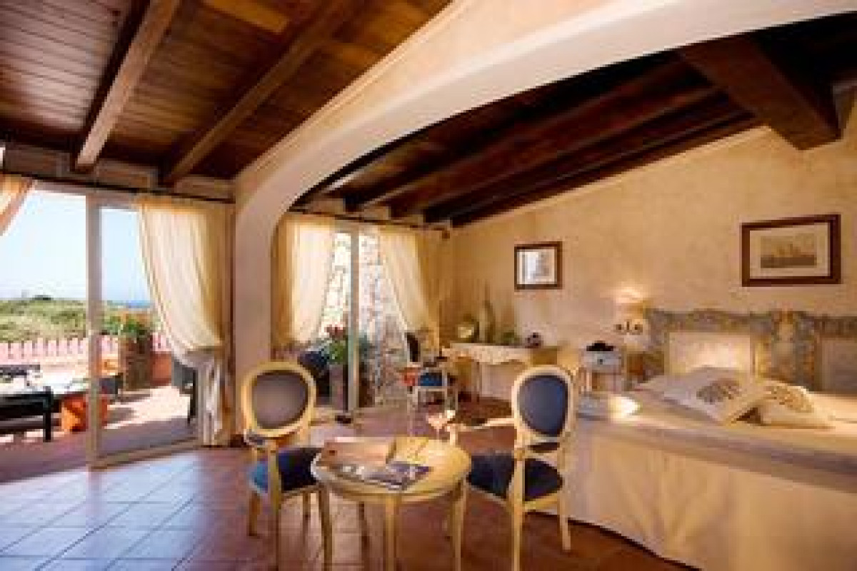 COLONNA RESORT