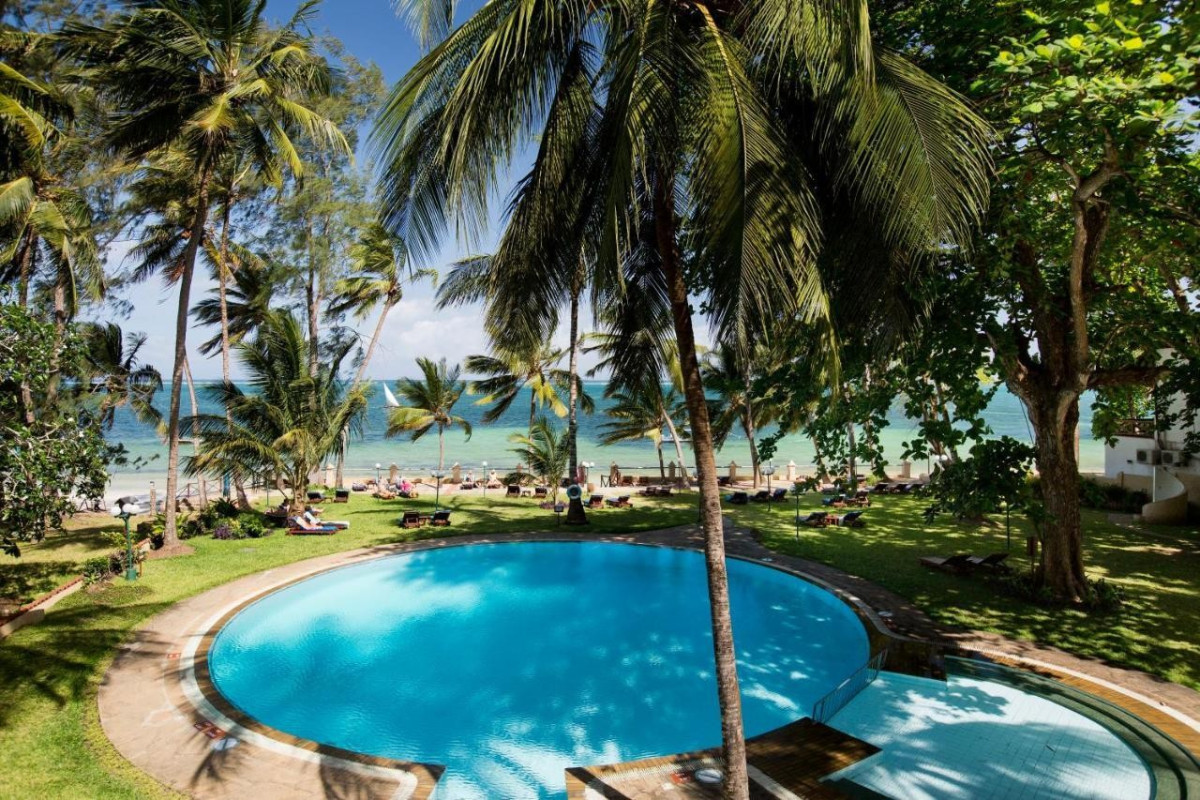 Neptune Beach Resort and Safari Tsavo Explorer RO