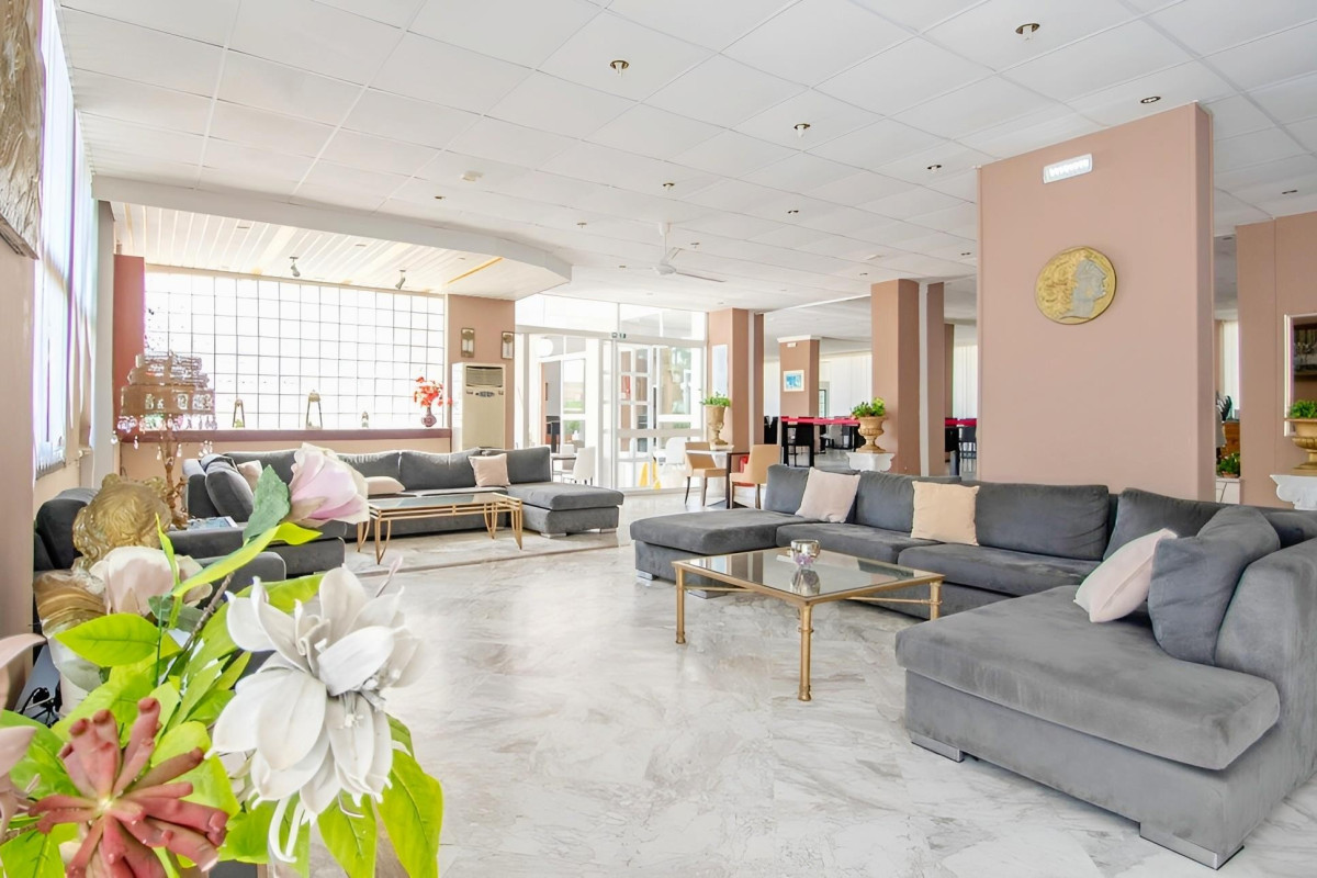 IKAROS  HOTEL