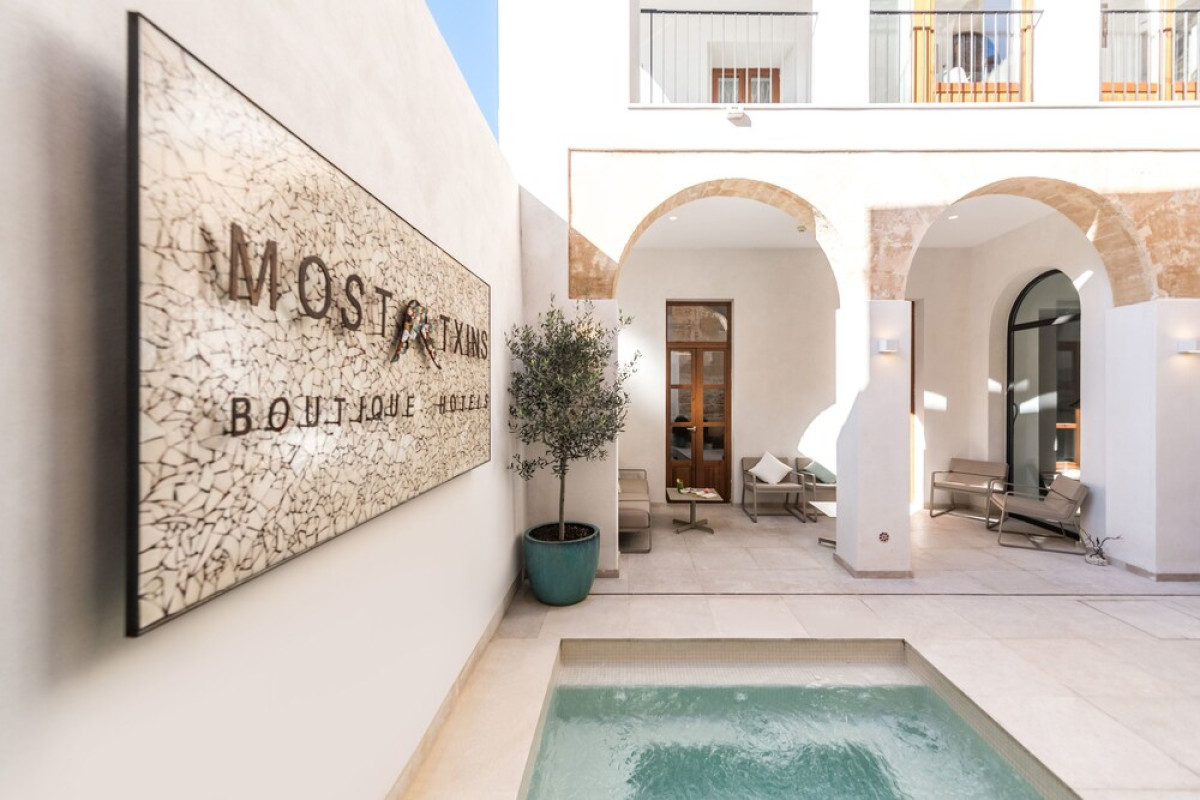 Can Mostatxins Hotel