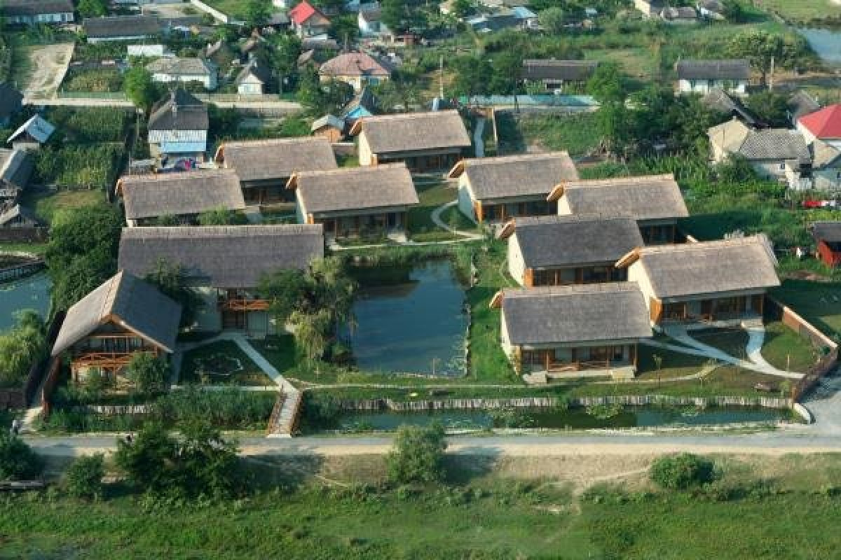 COMPLEX GREEN VILLAGE