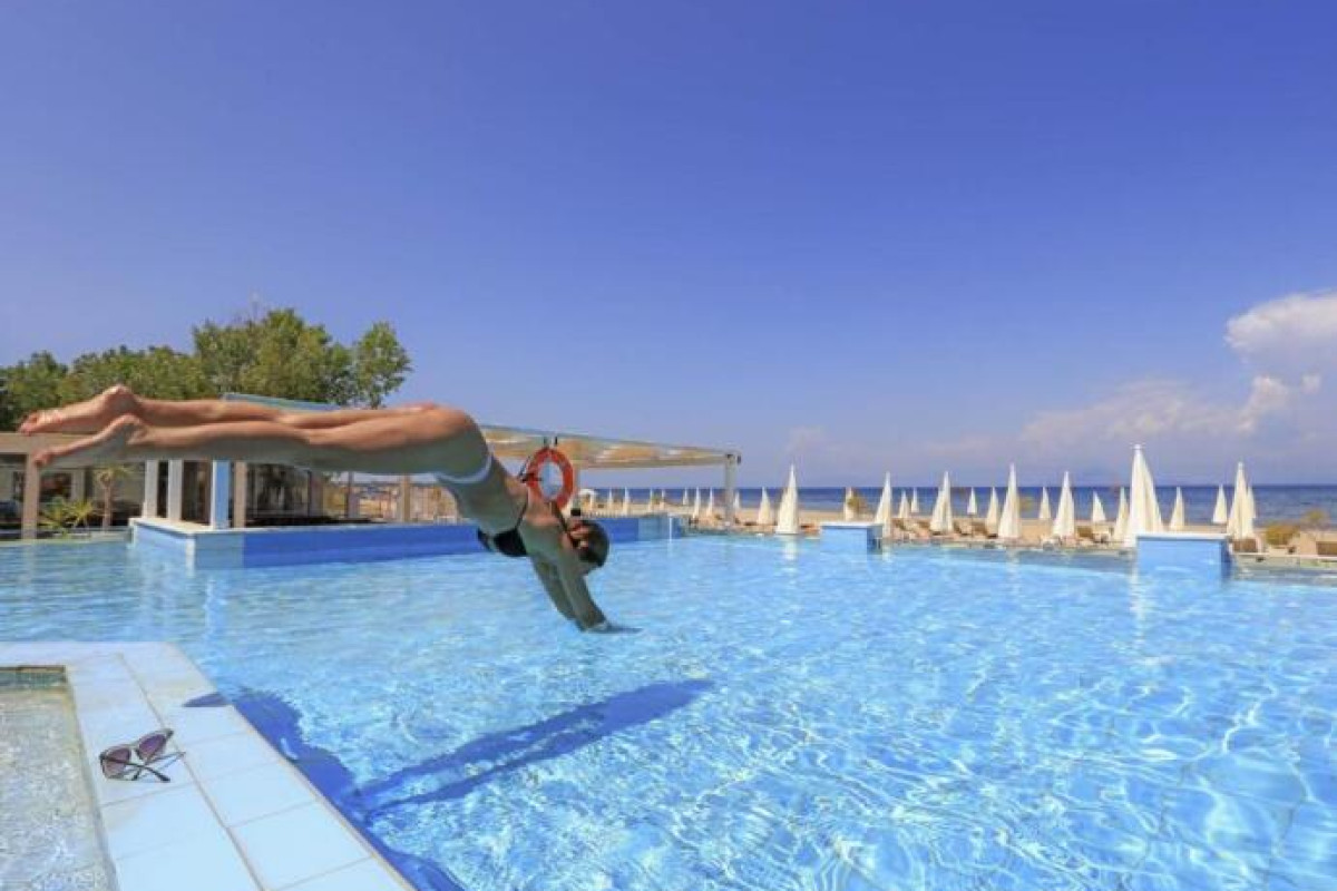 Cavomarina Beach Hotel