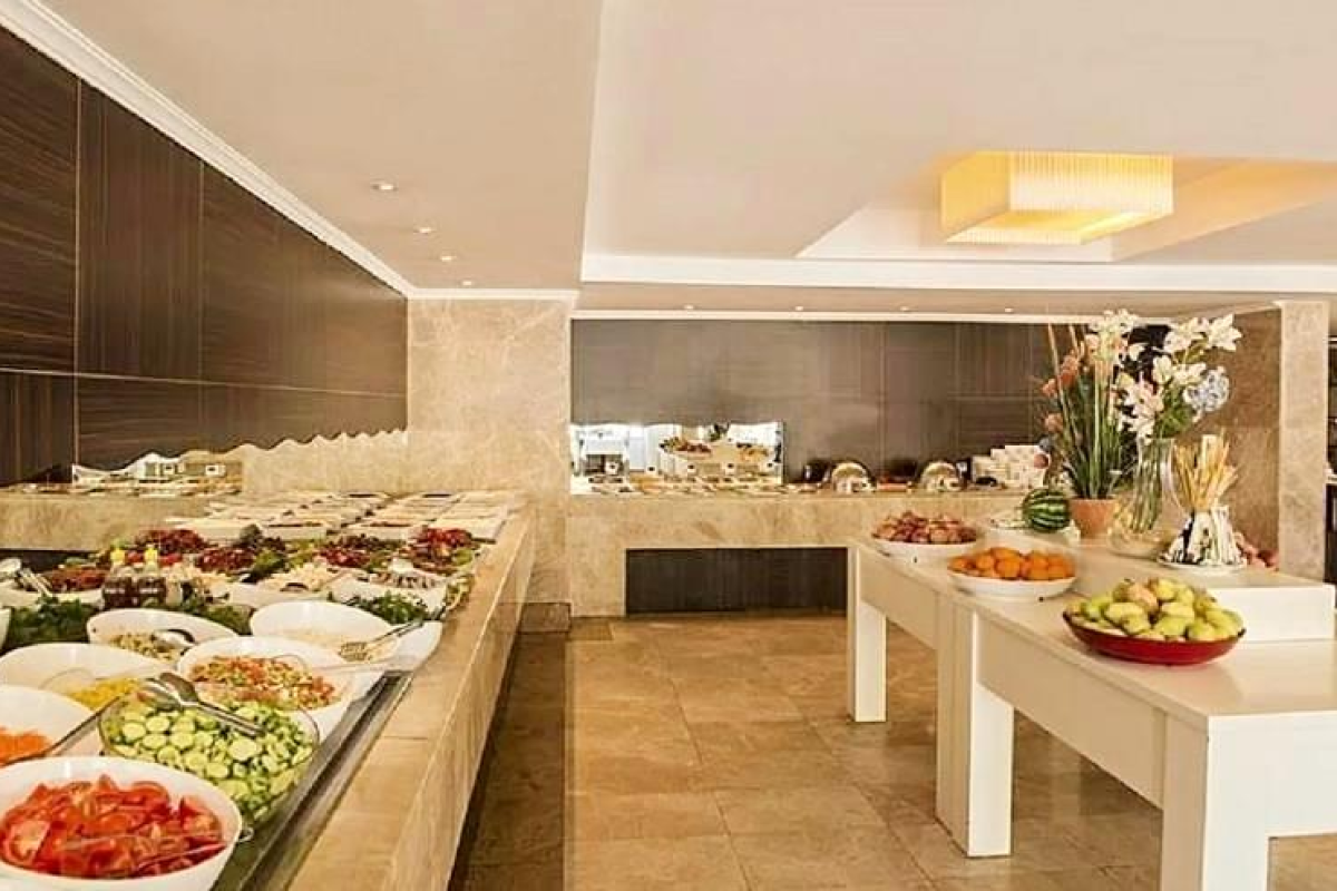 CLUB MUNAMAR BEACH RESORT