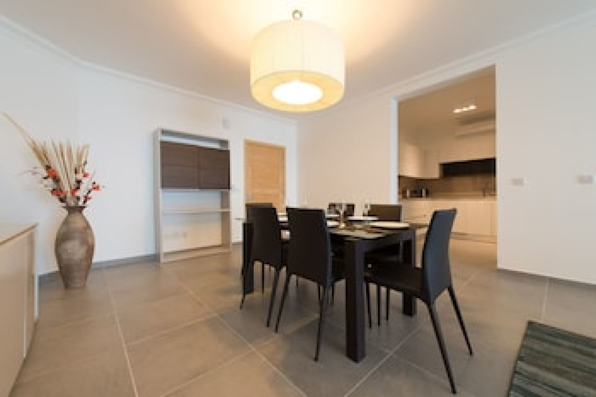 SEAFRONT LUXURY APARTMENT WITH POOL