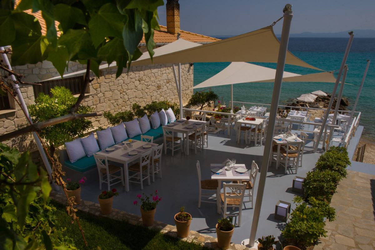 White Suites Resort