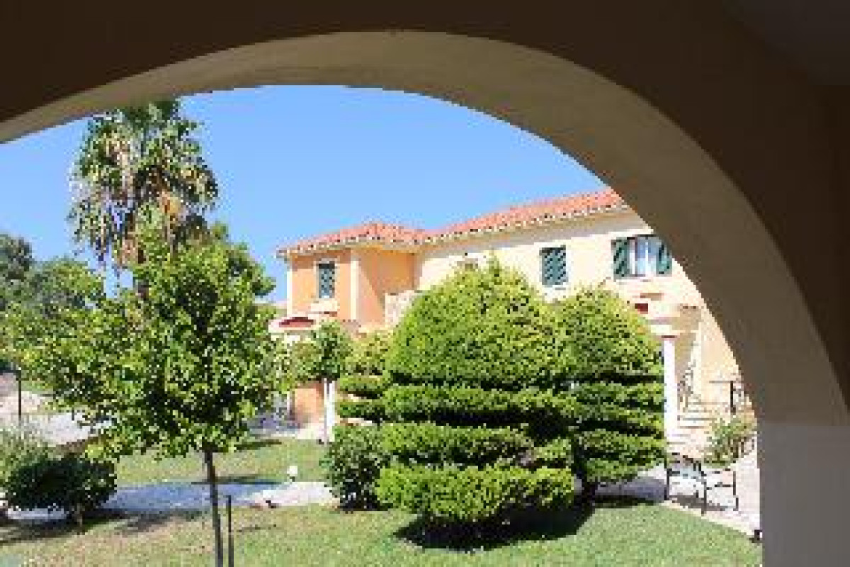 ELANTHI VILLAGE APARTMENTS