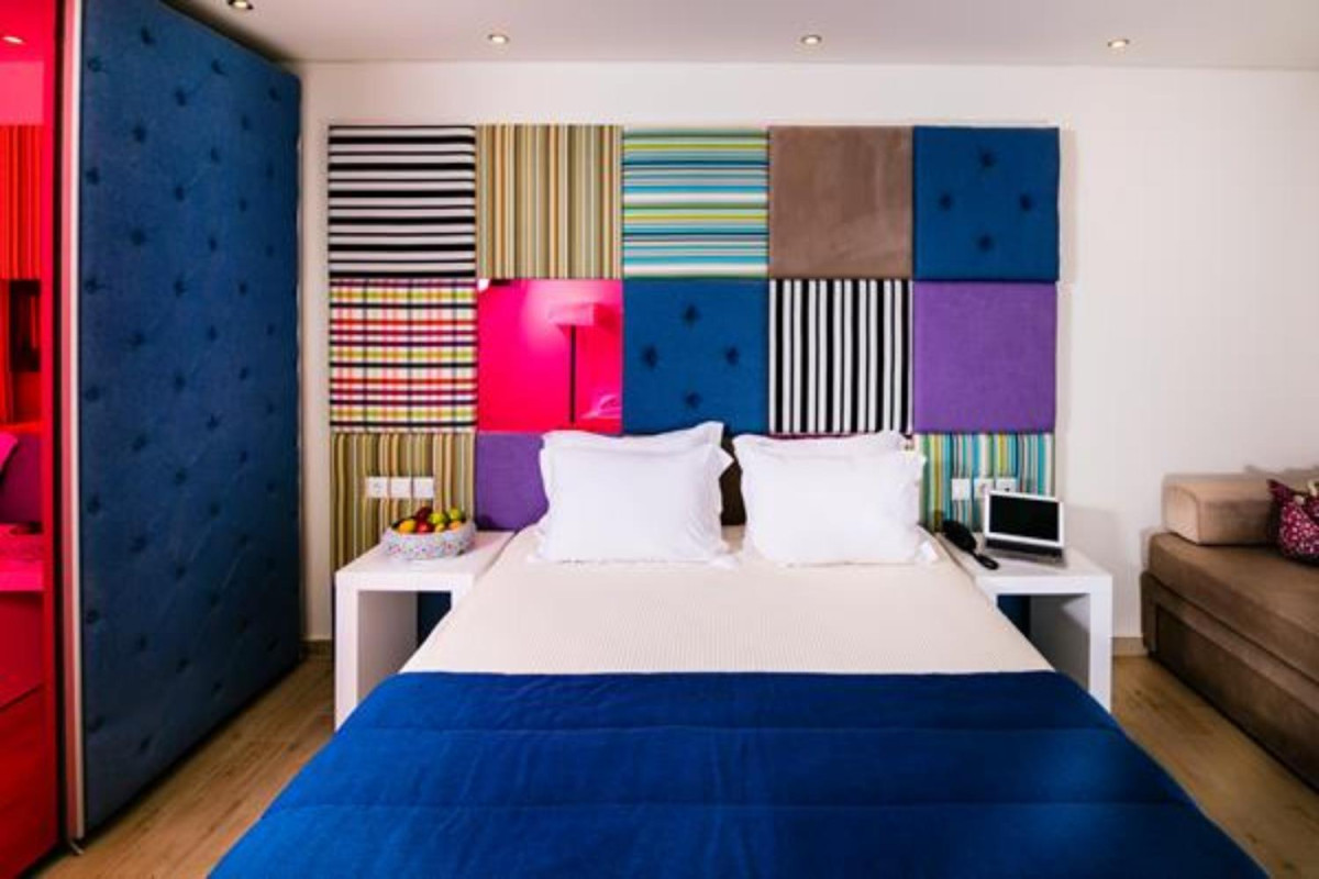 Notos Deluxe Suites