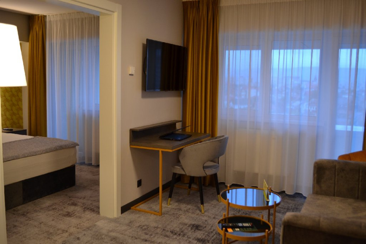 HOTEL UNIVERS T.